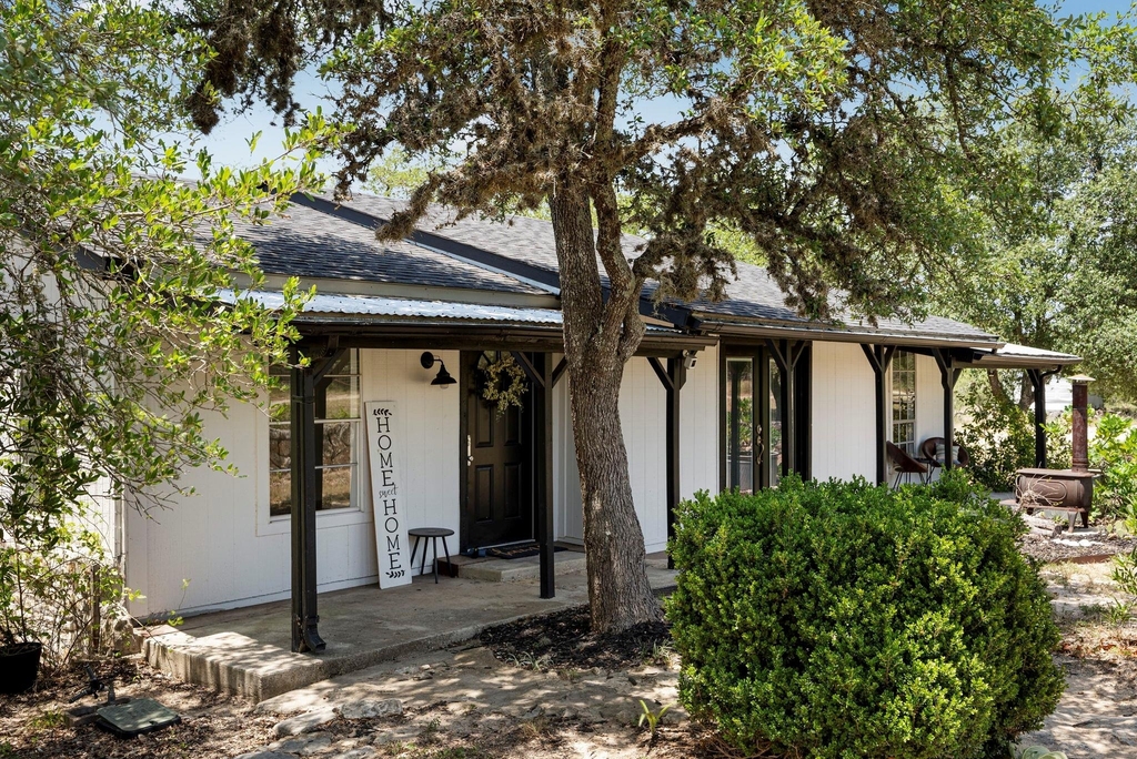 2591 Spring Valley Dr - Photo 2