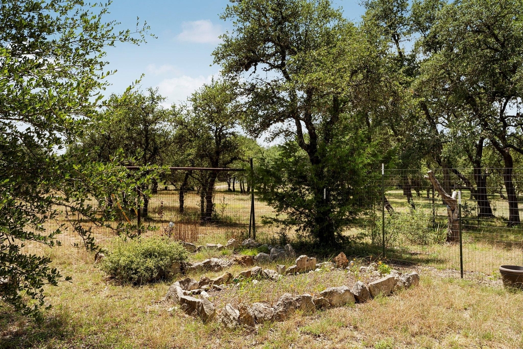 2591 Spring Valley Dr - Photo 32