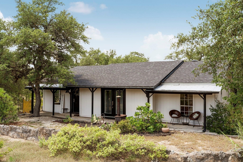 2591 Spring Valley Dr - Photo 0