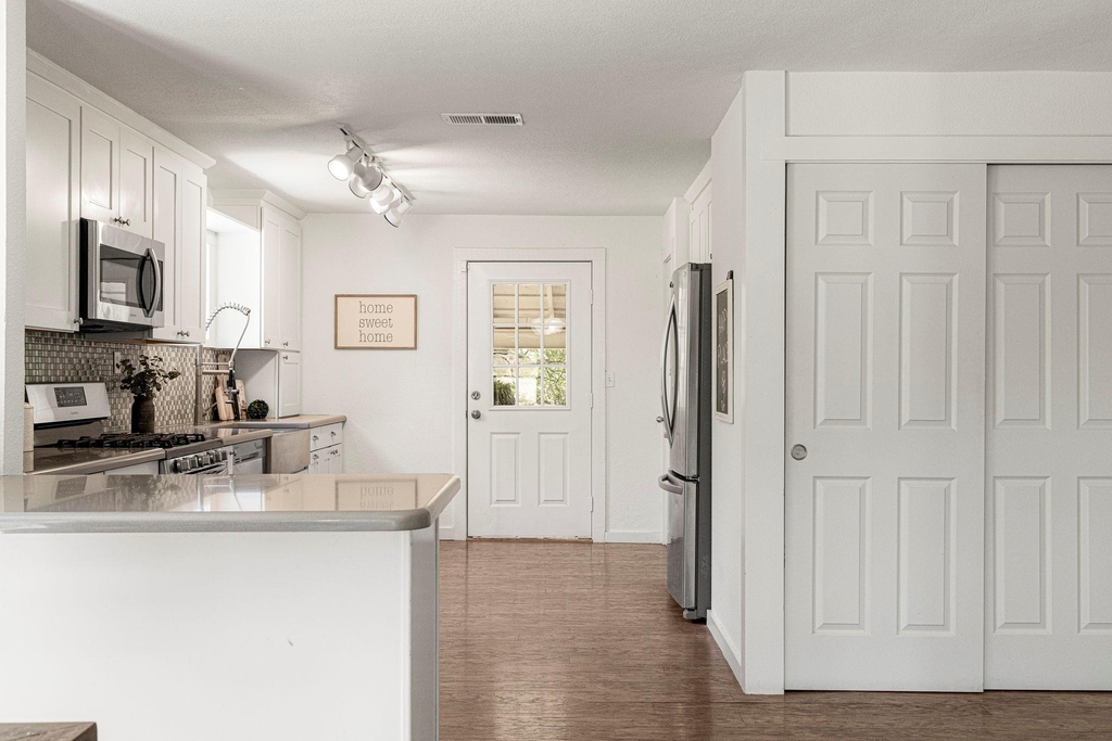 2591 Spring Valley Dr - Photo 5