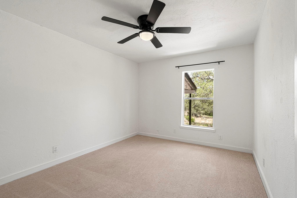 2591 Spring Valley Dr - Photo 25