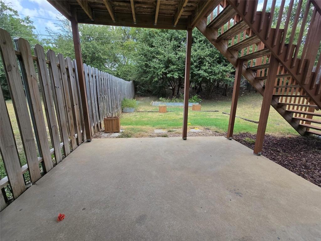 2504 Manor Cir - Photo 21