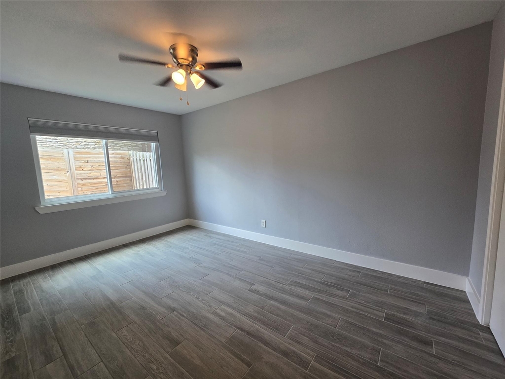 2504 Manor Cir - Photo 15
