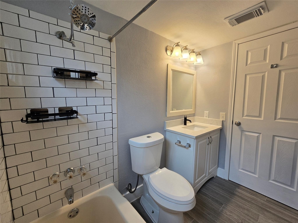2504 Manor Cir - Photo 17