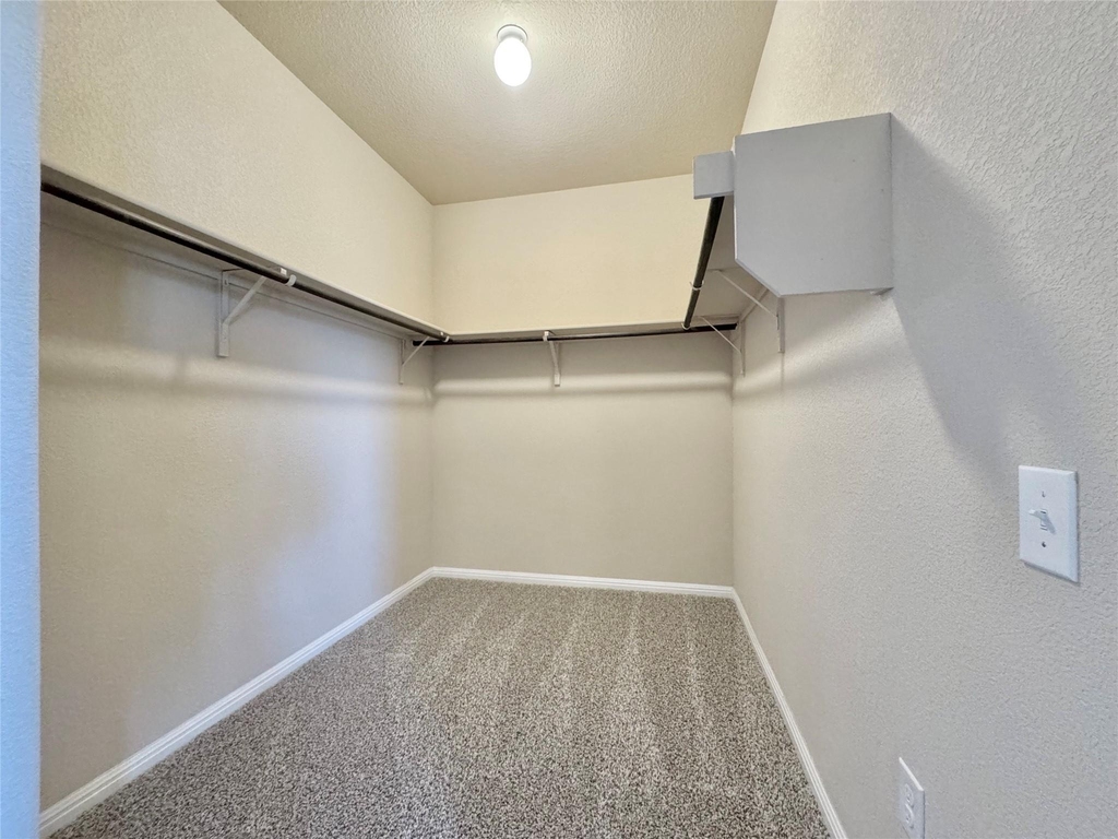 1521 Maier Dr - Photo 13
