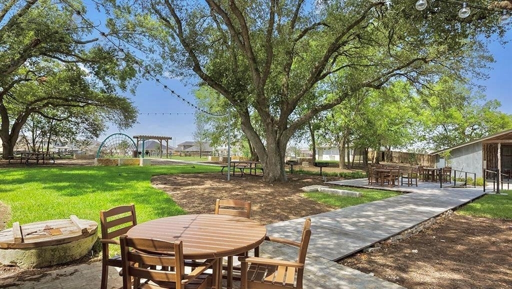1521 Maier Dr - Photo 29