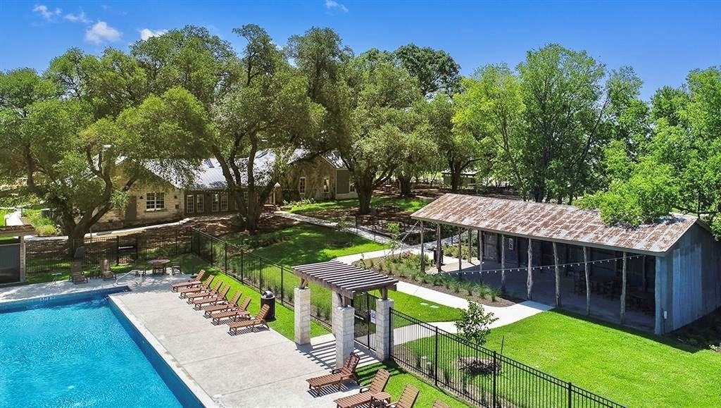 1521 Maier Dr - Photo 33