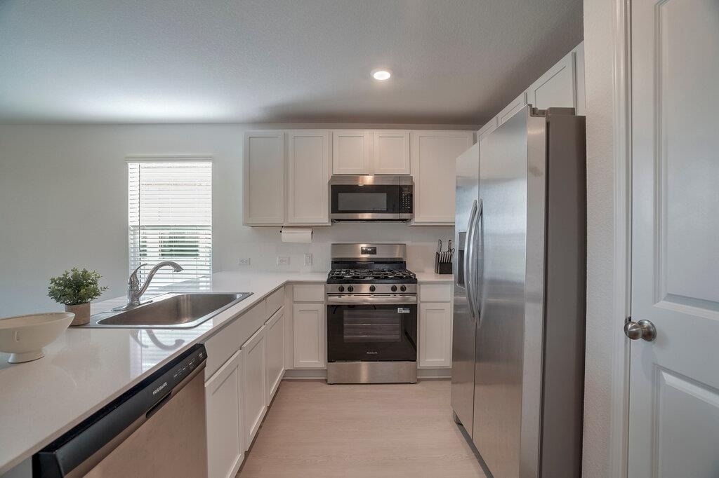 321 Keefer - Photo 3