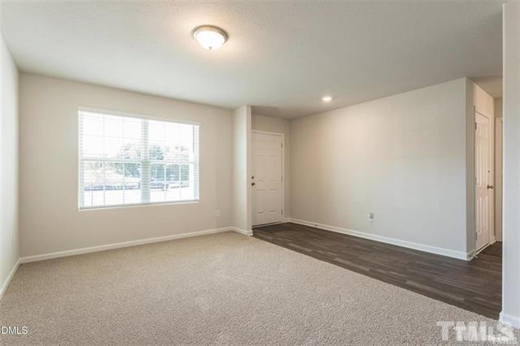 712 Howling Wind Drive - Photo 11
