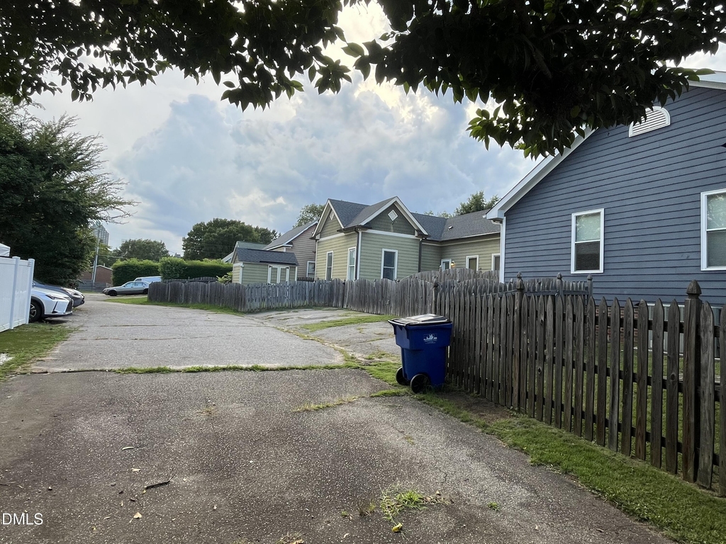 620 E Davie Street - Photo 5