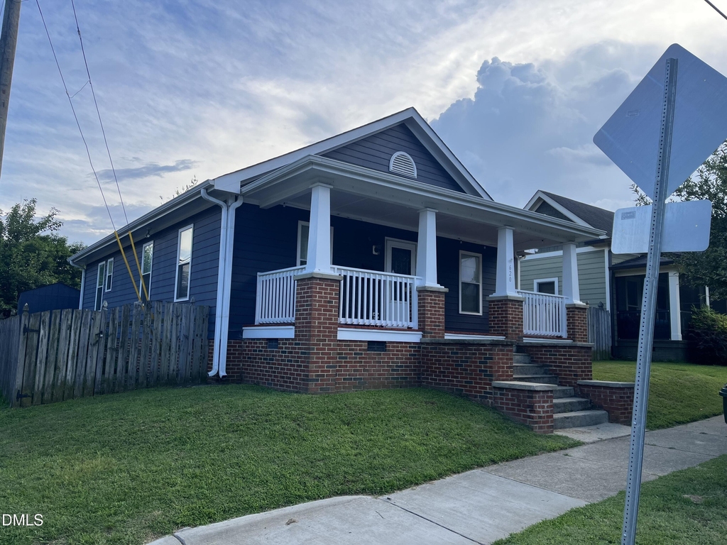 620 E Davie Street - Photo 1