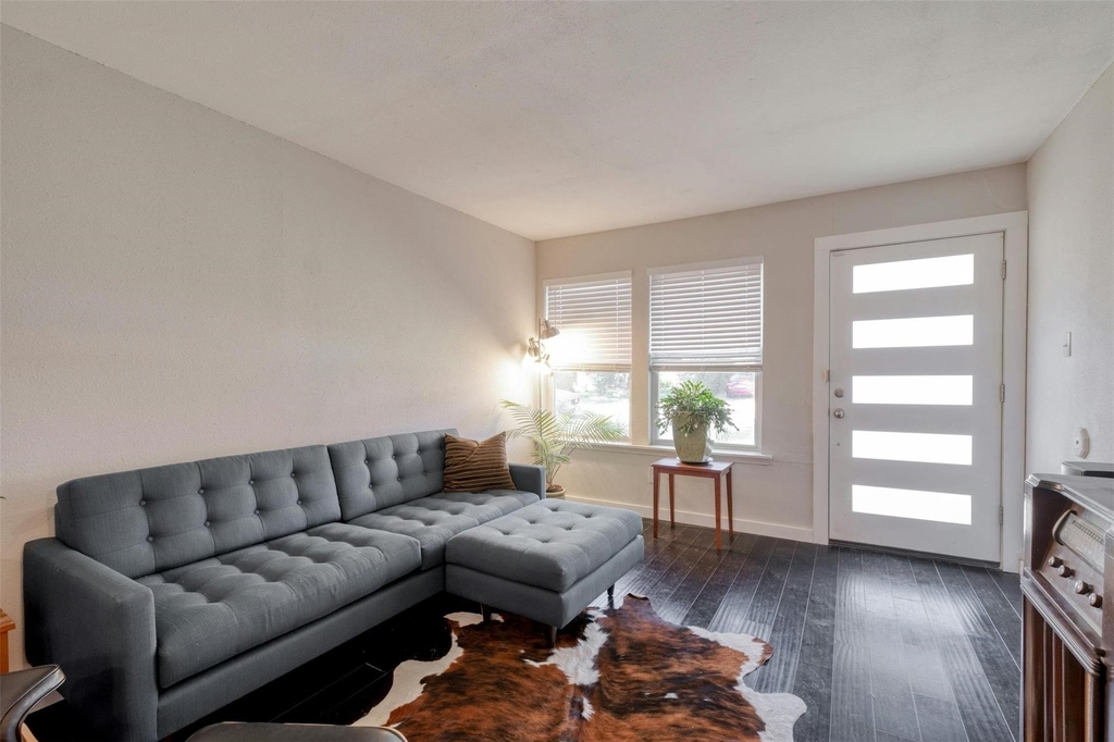 5502 Burgundy Dr - Photo 1