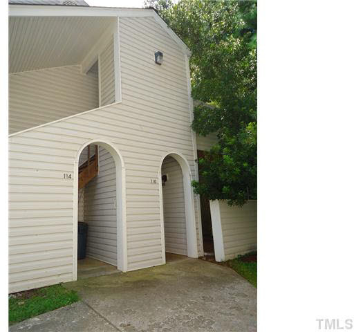 110 Manhattan Court - Photo 2
