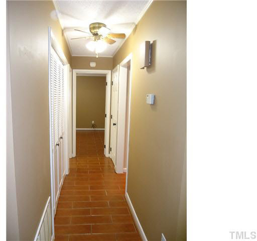 110 Manhattan Court - Photo 5