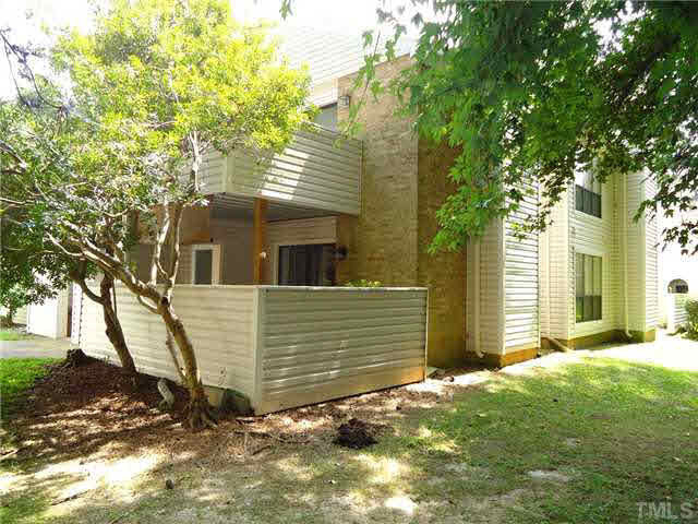 110 Manhattan Court - Photo 12