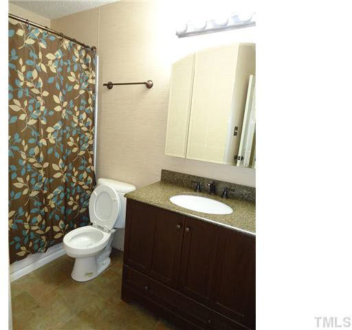 110 Manhattan Court - Photo 7