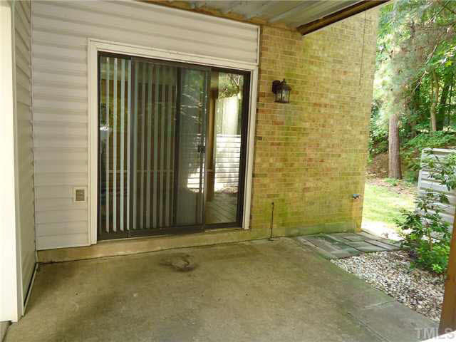 110 Manhattan Court - Photo 11