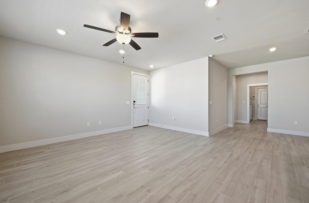 8401 Orizzonte St - Photo 6
