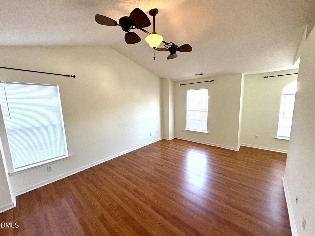 5100 Cardinal Grove Boulevard - Photo 8