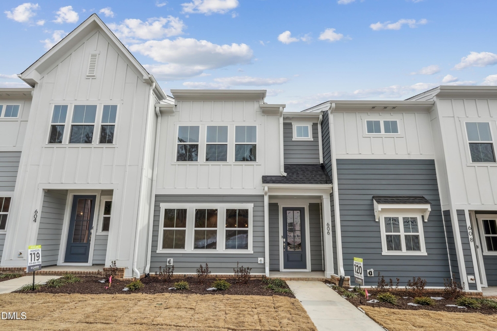 606 Brackenberry Alley - Photo 0