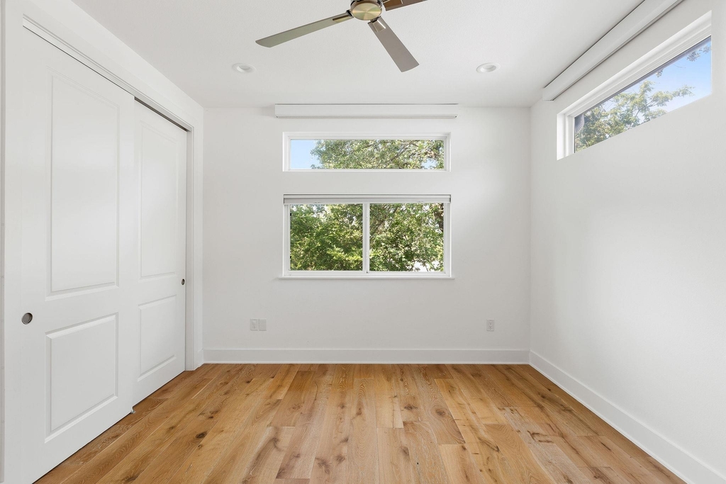 1182 Oakgrove Ave - Photo 20