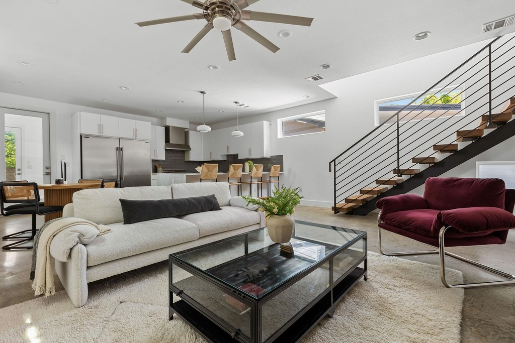 1182 Oakgrove Ave - Photo 1
