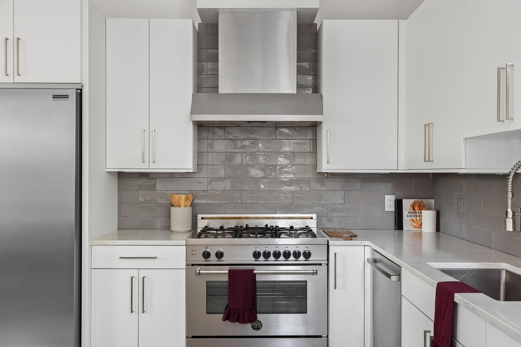 1182 Oakgrove Ave - Photo 14