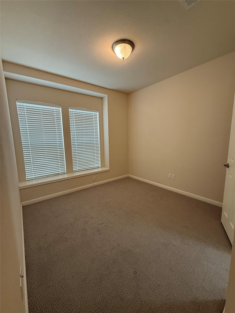 1932 Tramson Dr - Photo 5