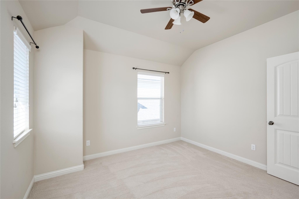 4211 Oldenburg Ln - Photo 6