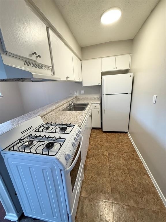 308 E 34th St - Photo 2