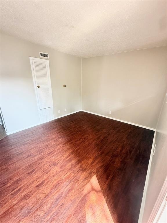 308 E 34th St - Photo 3