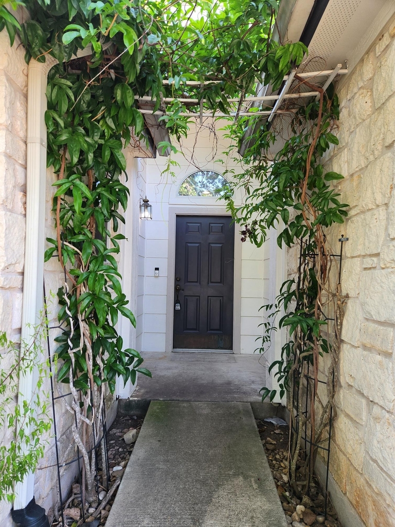 717 Sheraton Ave - Photo 2