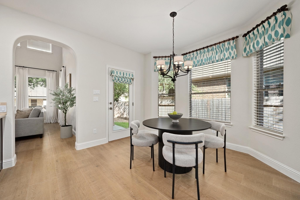 8620 Alophia Dr - Photo 11