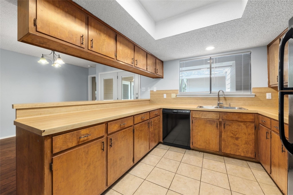 8506 Mesa Dr - Photo 11