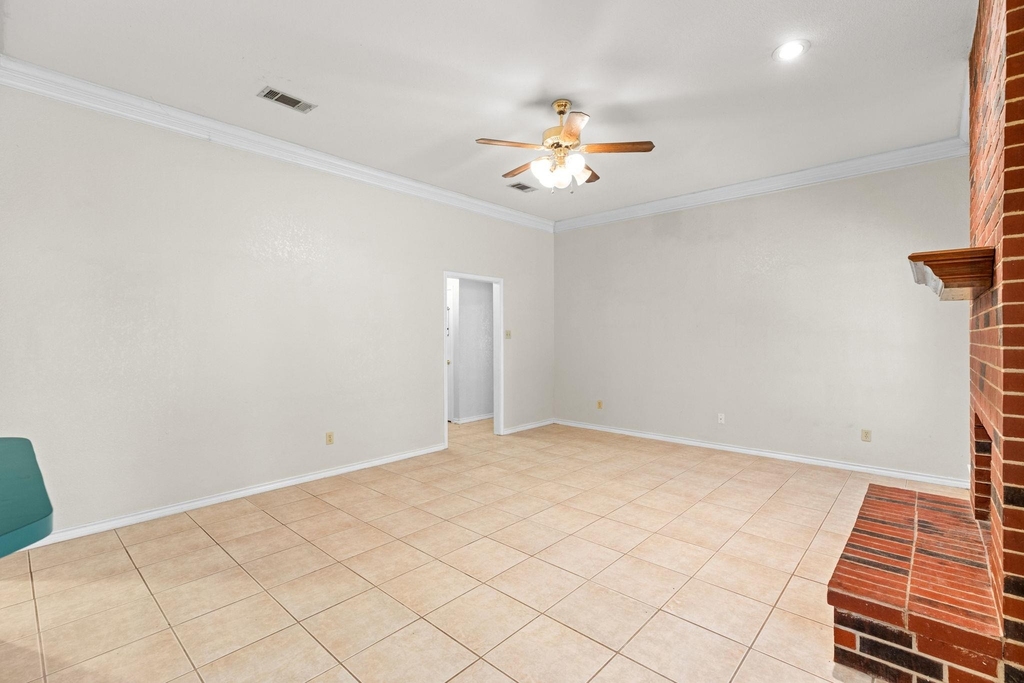 1502 Oak Knoll Ln - Photo 4
