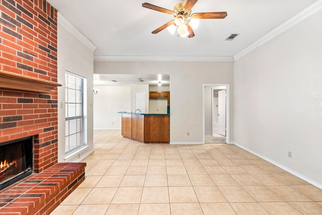 1502 Oak Knoll Ln - Photo 3