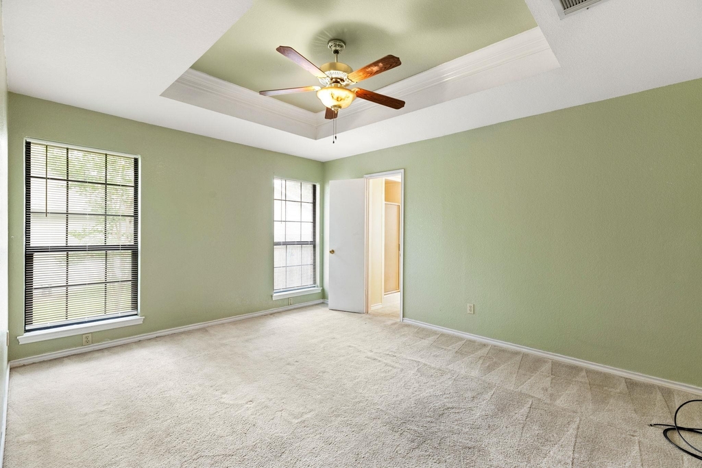 1502 Oak Knoll Ln - Photo 9