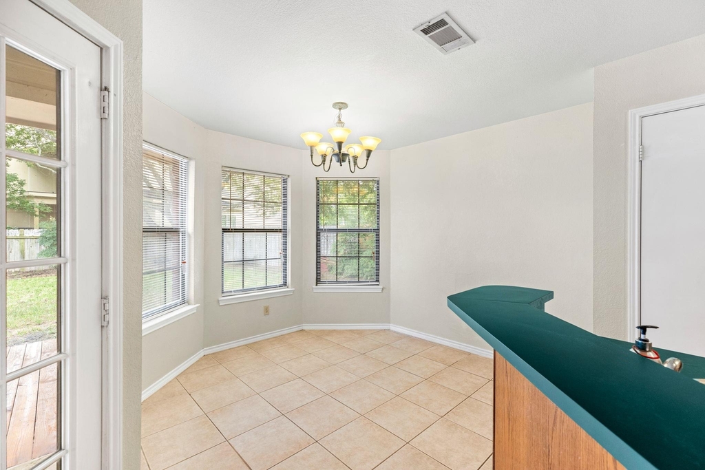 1502 Oak Knoll Ln - Photo 5