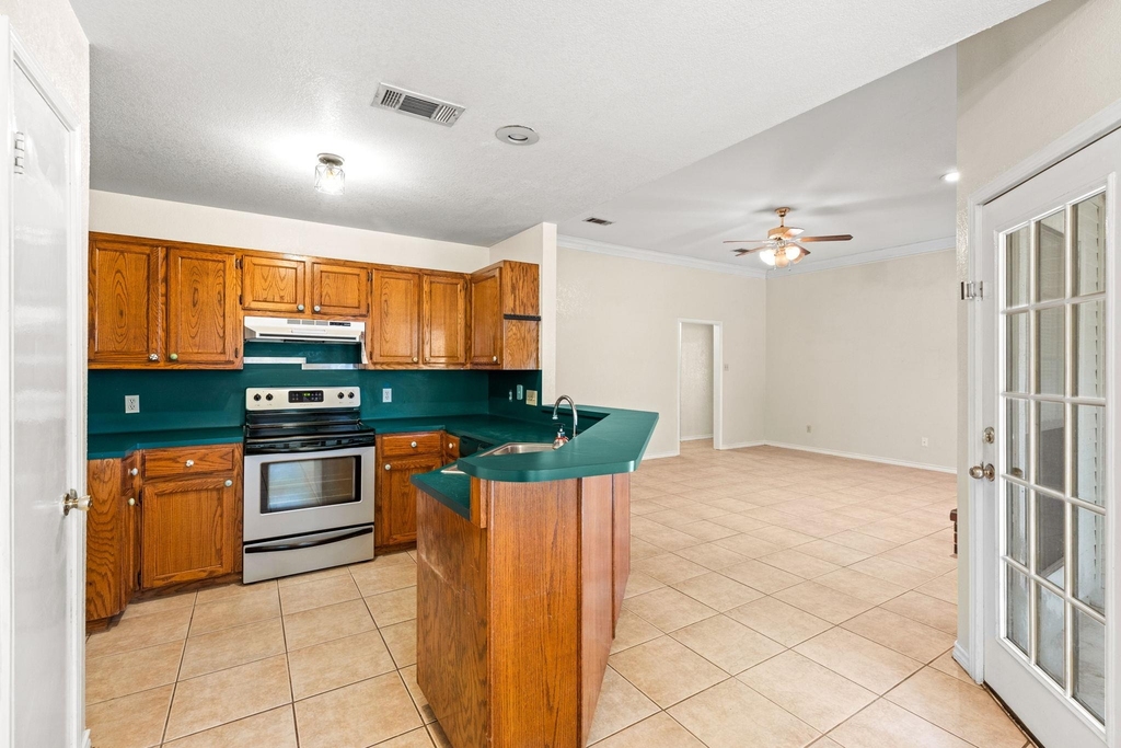 1502 Oak Knoll Ln - Photo 6