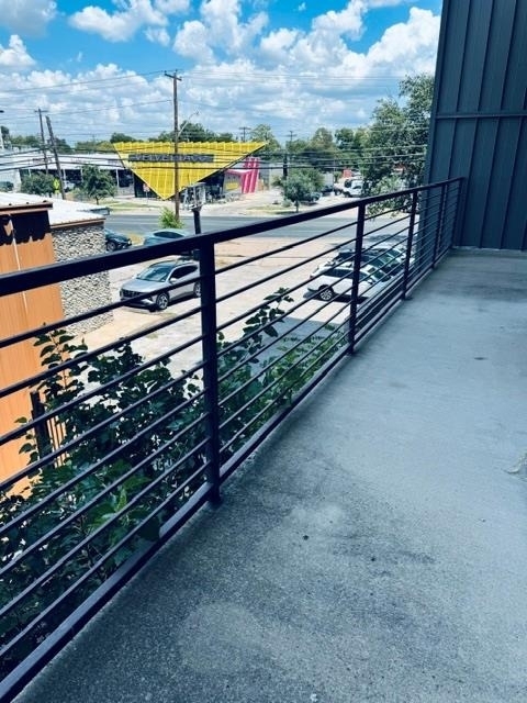 6444 Burnet Rd - Photo 3