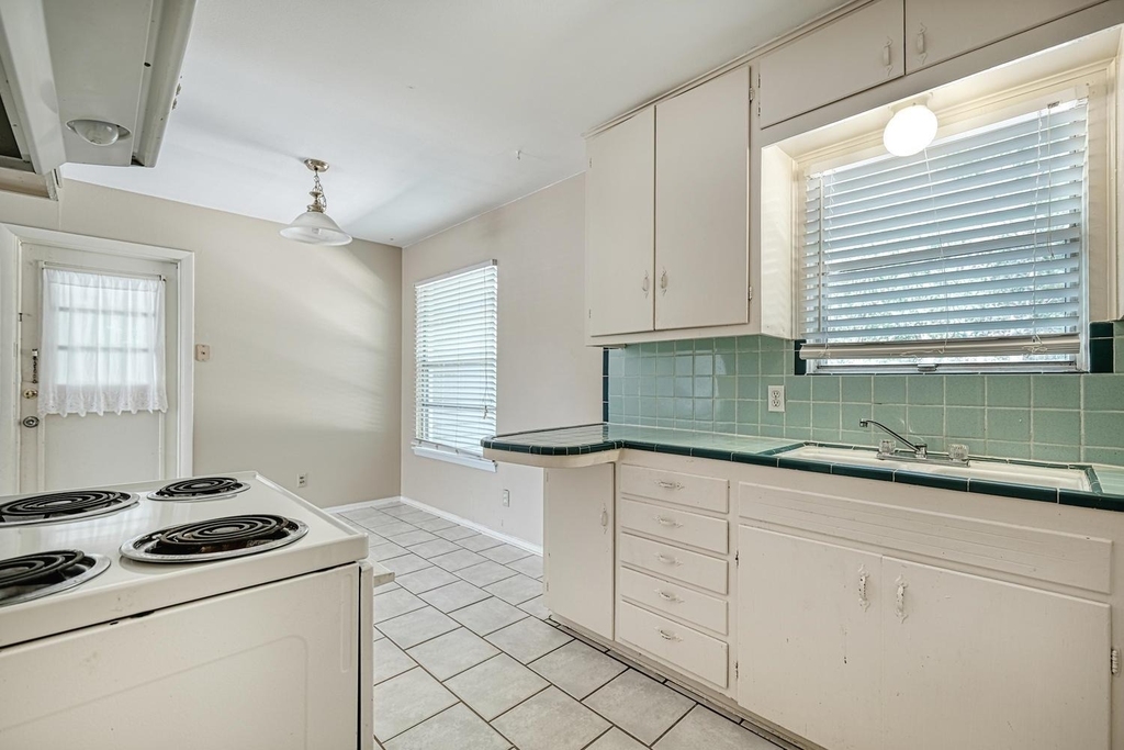 4906 Gladeview Drs - Photo 4