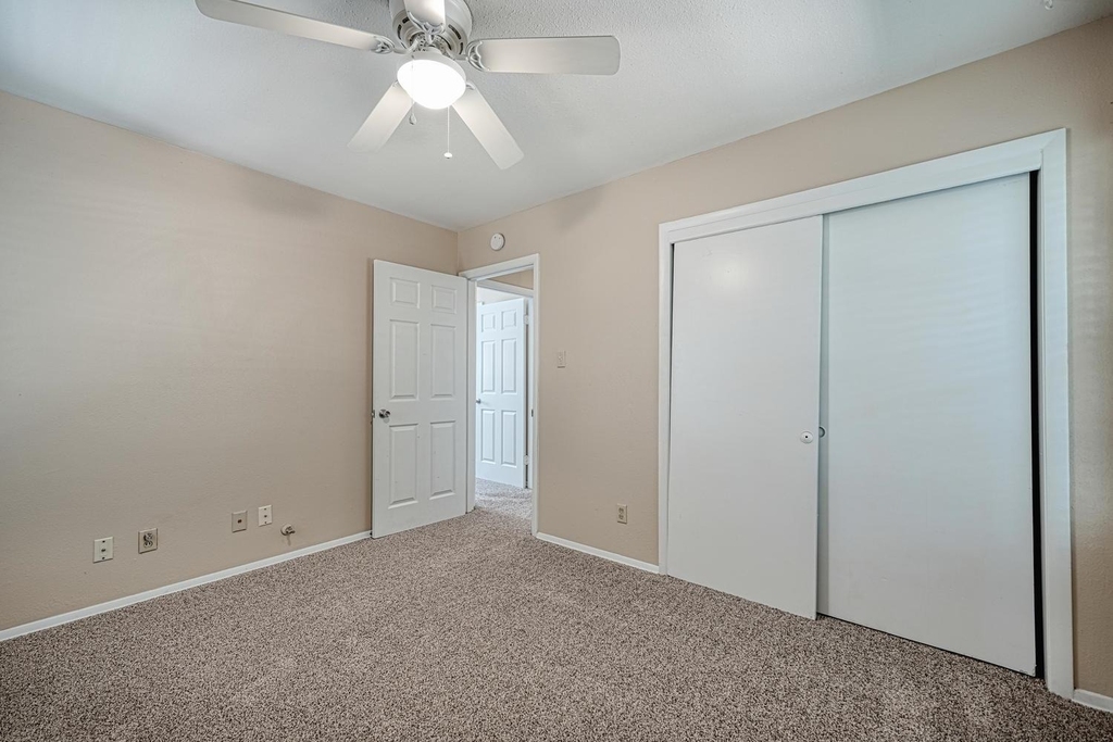 4906 Gladeview Drs - Photo 12