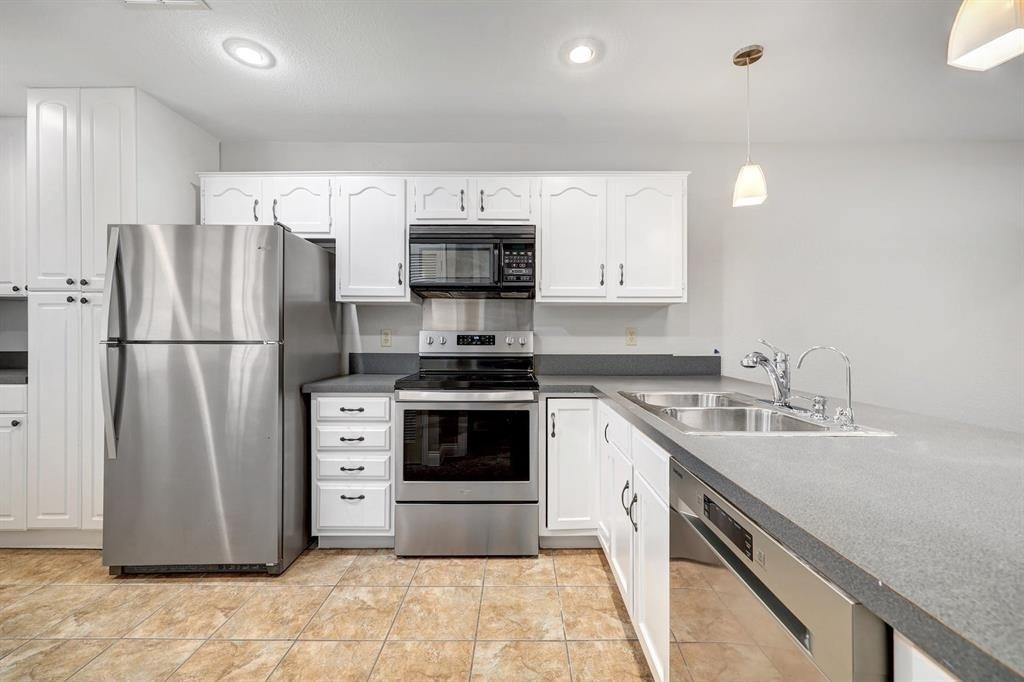 7211 Lakewood Dr - Photo 0