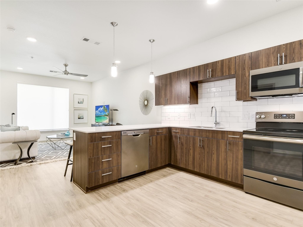 4811 Woodrow Ave - Photo 1