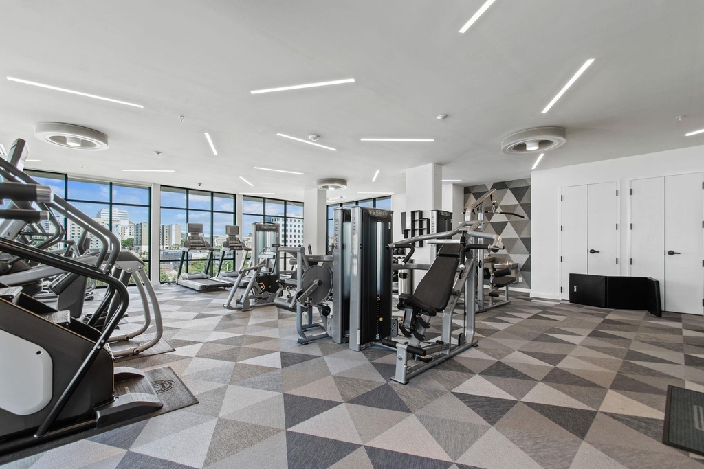 800 Embassy Dr - Photo 29