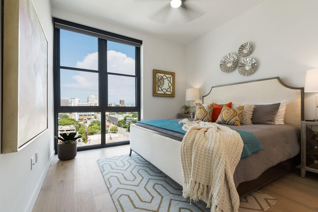 800 Embassy Dr - Photo 13