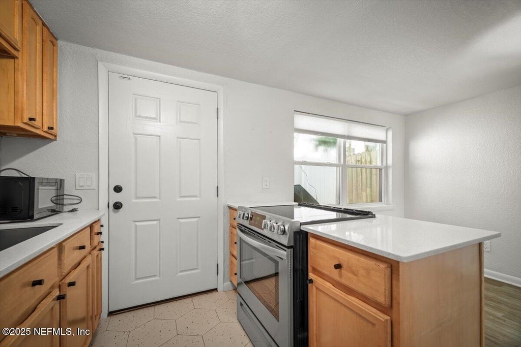 1307 2nd Street N - Photo 11