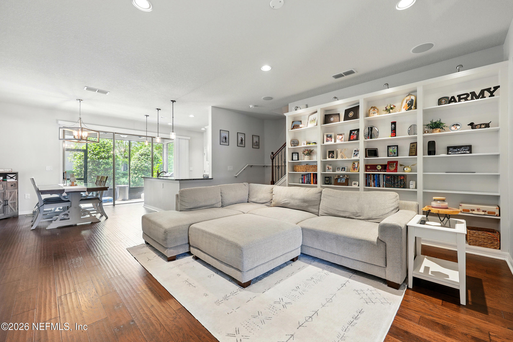 13964 Berryview Road - Photo 6
