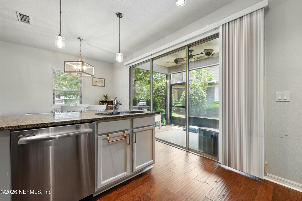 13964 Berryview Road - Photo 15