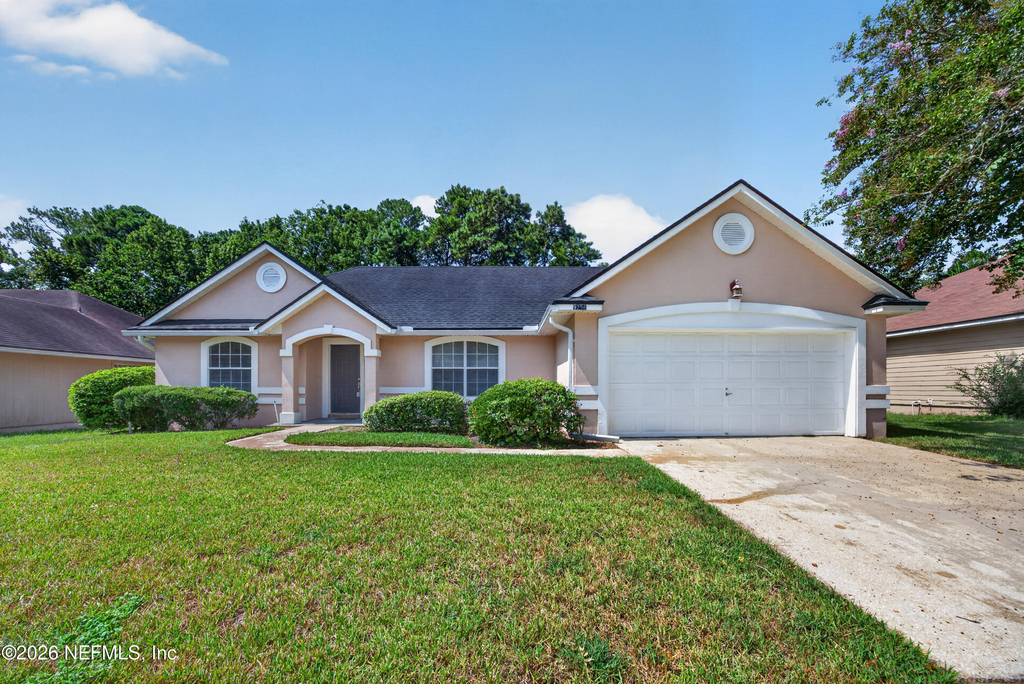 9256 Dale View Lane W - Photo 0